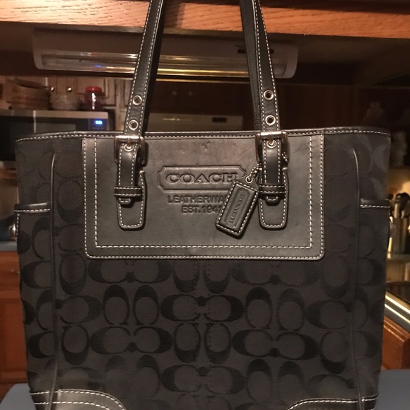 Coach purse in very good condition dark brown - Picture 1 of 4